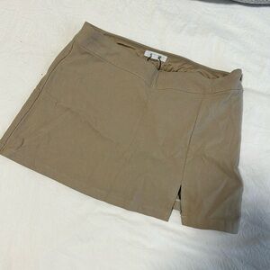 Garage beige skort with slit
